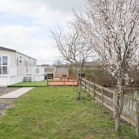 Hallcroft Fishery And Holiday Park Retford Esterno foto