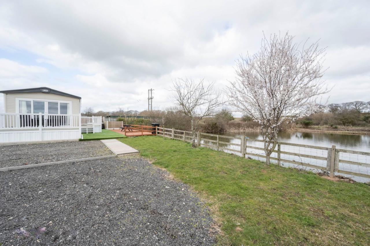 Hallcroft Fishery And Holiday Park Retford Esterno foto