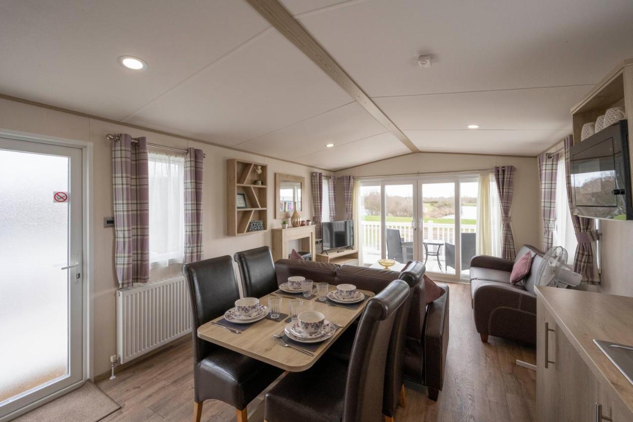 Hallcroft Fishery And Holiday Park Retford Esterno foto